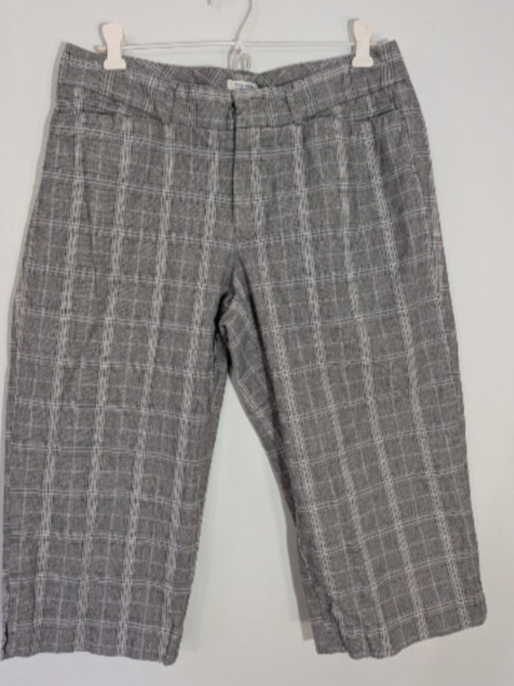 Dockers Women Petites 12P Capri Gray Pants Plaid Flat Front Four Pockets